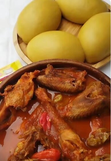 Poulet en sauce épicée