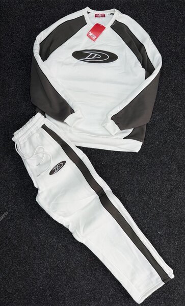 Tenue de sport bicolore