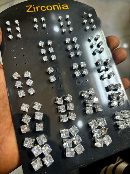 Boucles d'oreilles en zirconium