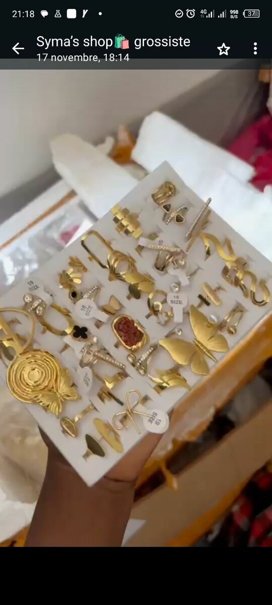 Bague dorées élégantes