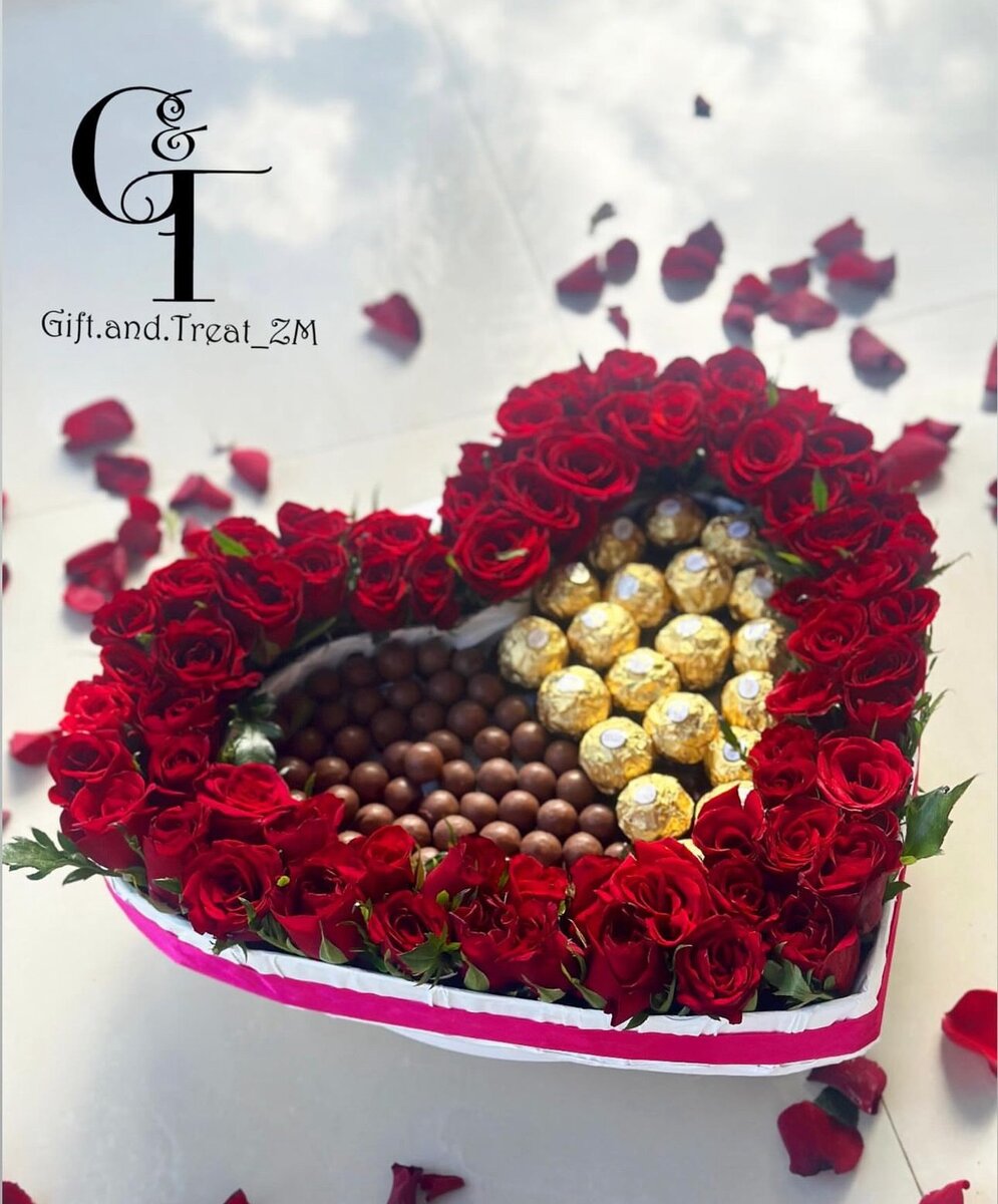 30cm heart shape hamper