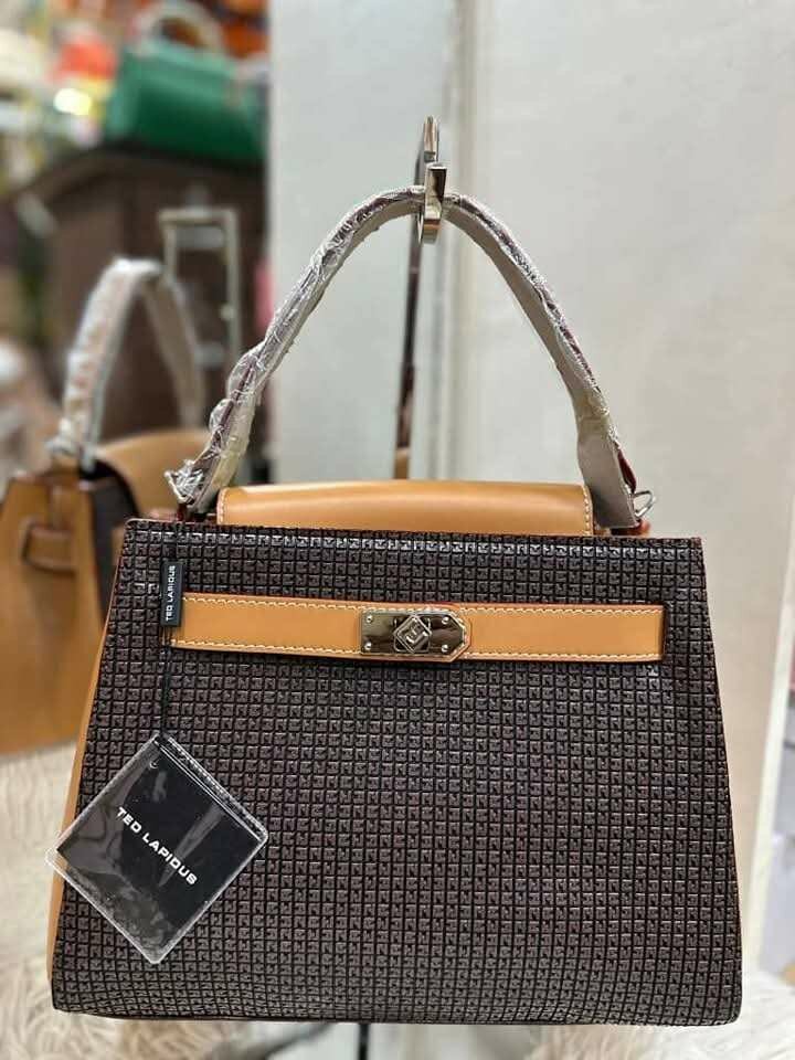 Sac à main élégant avec motif