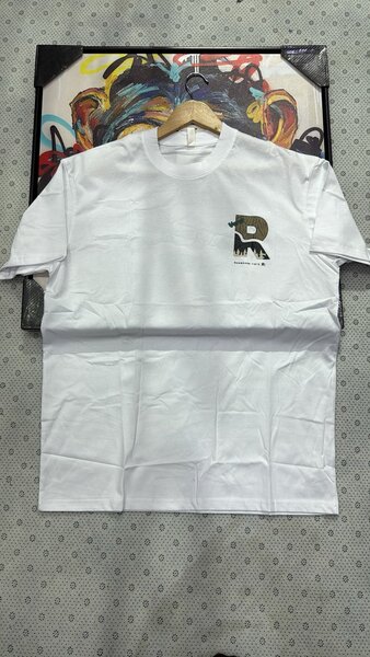 T-shirt blanc imprimé stylé