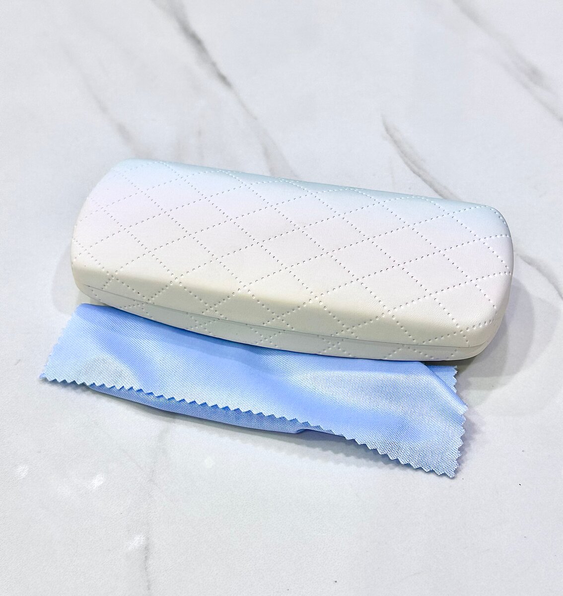 Étui à lunettes élégant