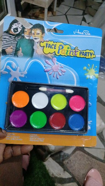 Face painting colours and highlighters