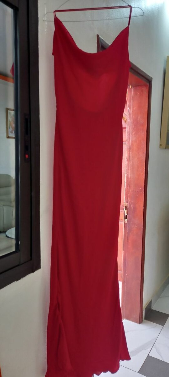 Robe longue rouge élégante