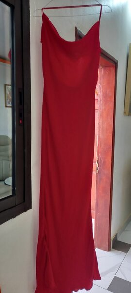 Robe longue rouge élégante