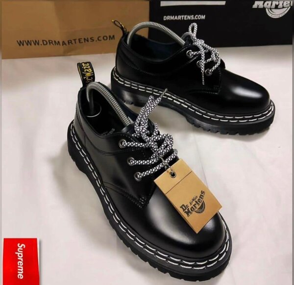 Chaussures noires en cuir élégantes