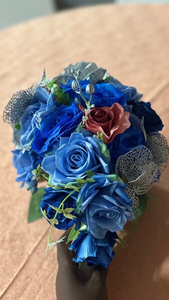 Bouquet de Roses Bleues