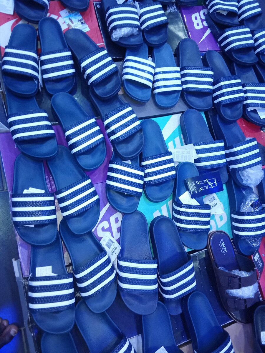 Claquettes de bain confortables