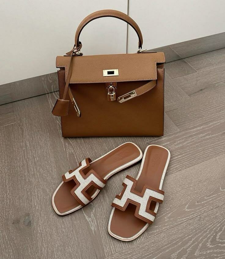 Ensemble sac et sandales élégantes