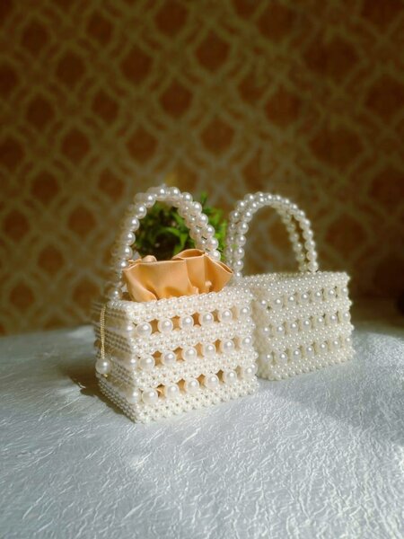 Sac à main perles élégant