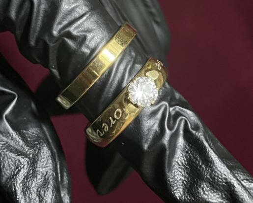 Bague dorée avec diamant