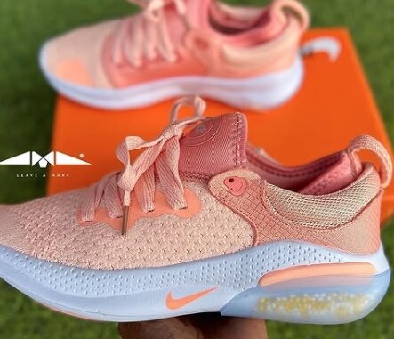 Nike sneakers Joyrides