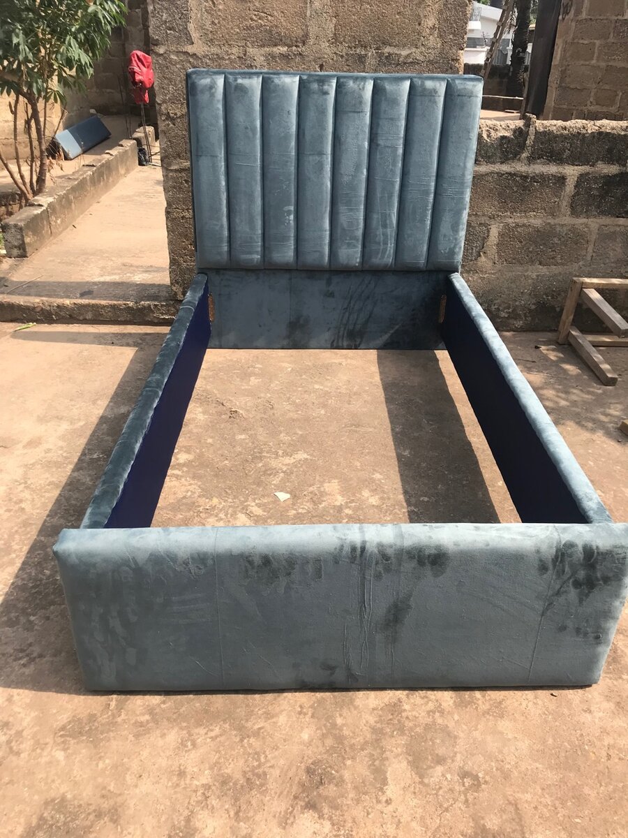 1 and half bed frame