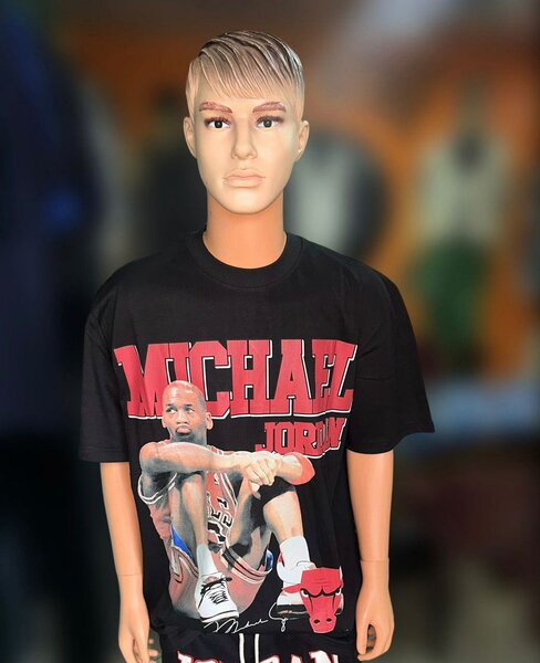 T-shirt graphique tendance