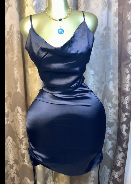 Robe satin élégante femme