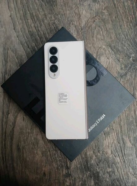 Samsung Galaxy Z Fold4