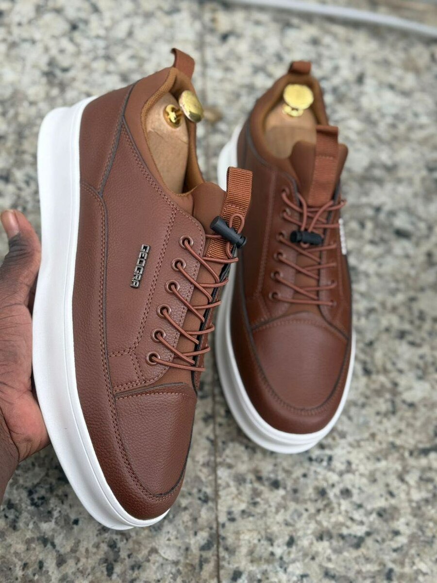 GEOGRA en cuir pour homme