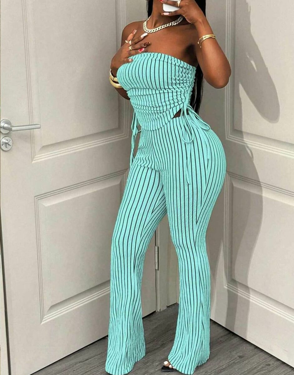 Combinaison élégante rayée