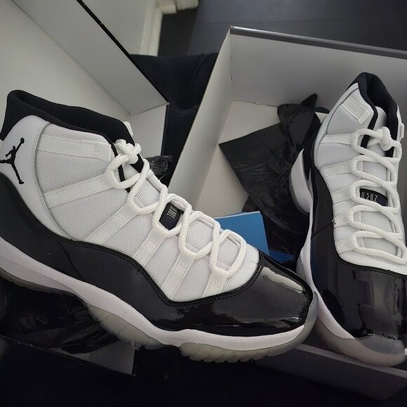 JORDAN 11 Nike