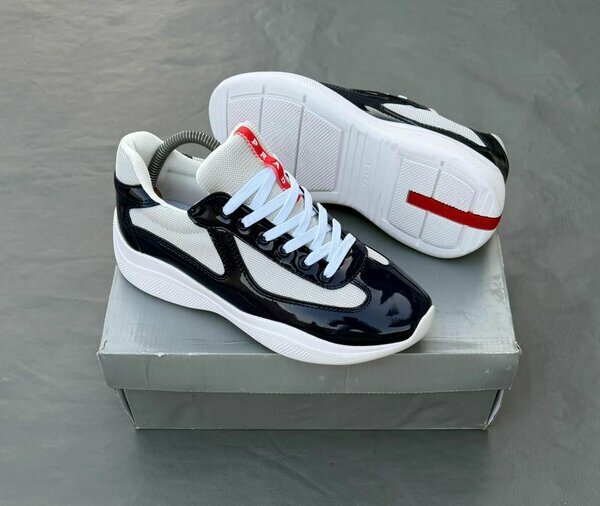 Baskets Prada bleu marine/blanc femme