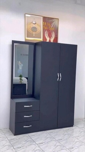 Commode avec miroir moderne