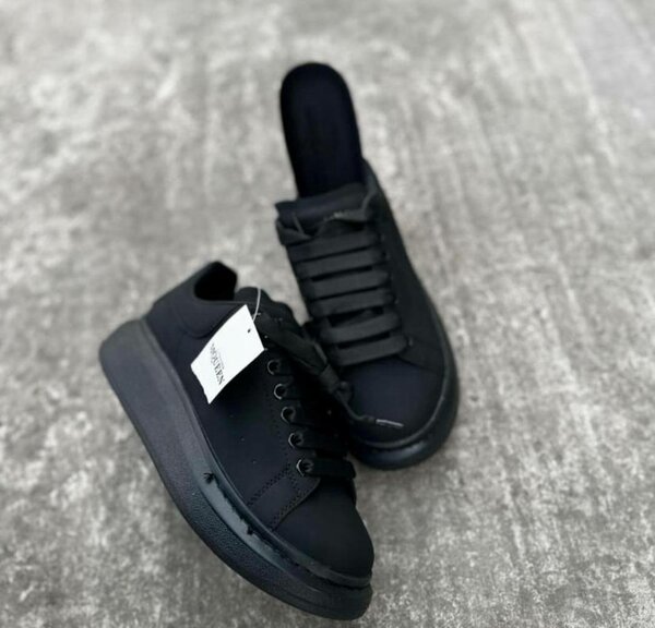Alexander mcQueen