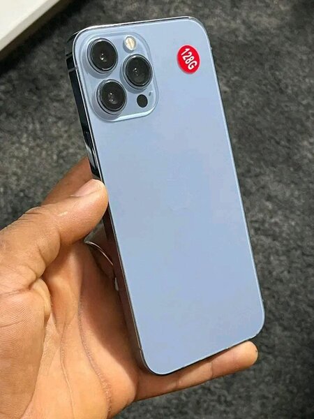 iPhone 128GB Smartphone