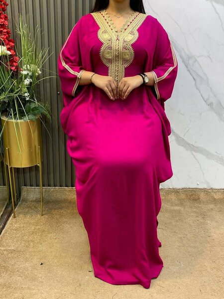 Robe Caftan Rose avec Broderie