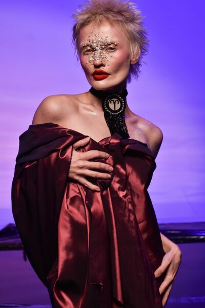 Брошь овен.