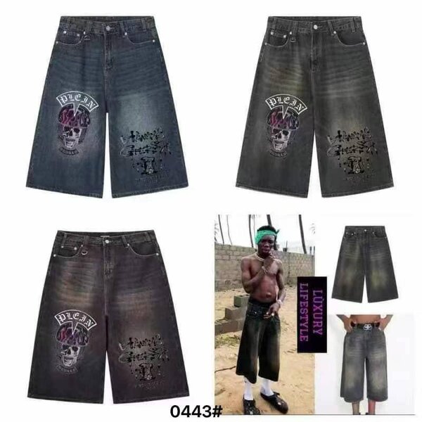 Short en jean imprimé crâne