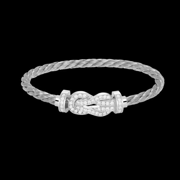 Bracelet en acier inoxydable élégant