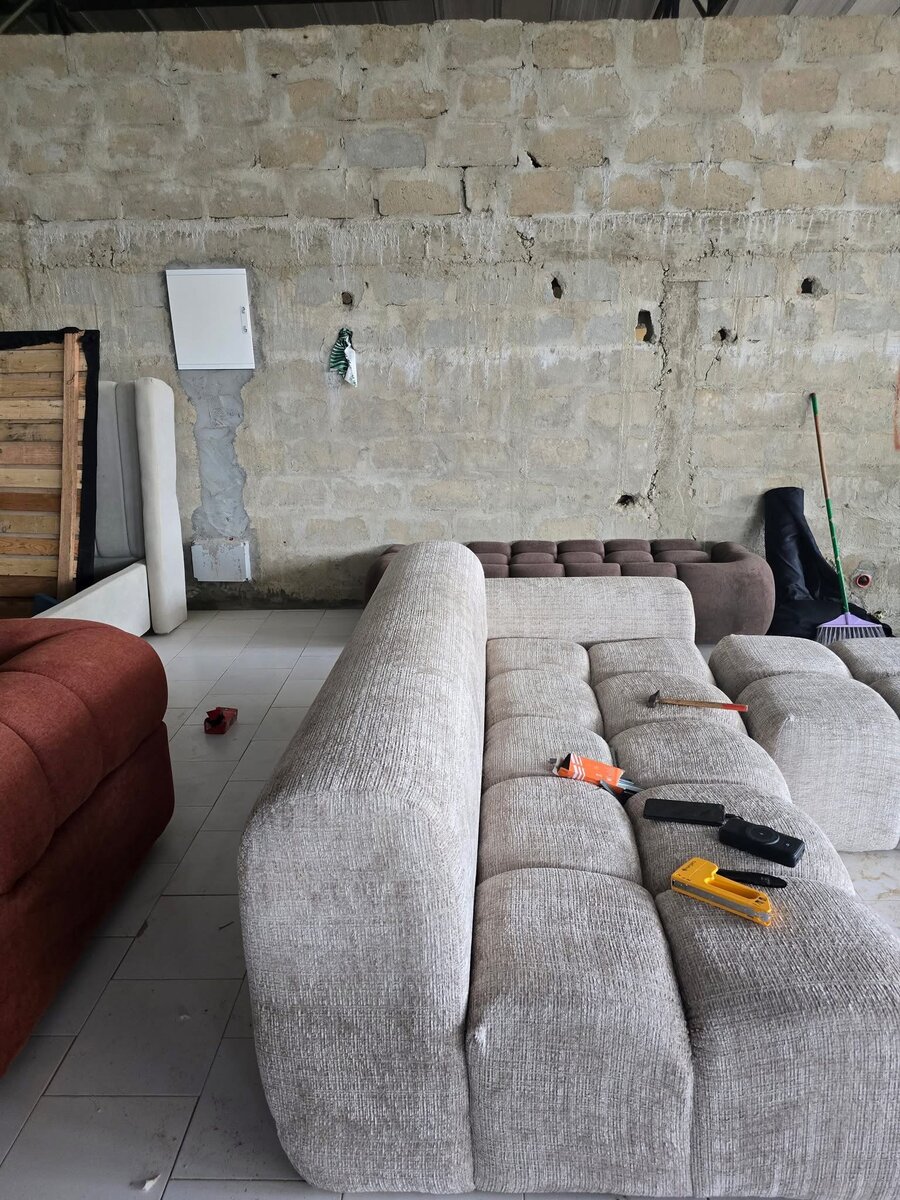 Canapé modulaire moderne et confortable