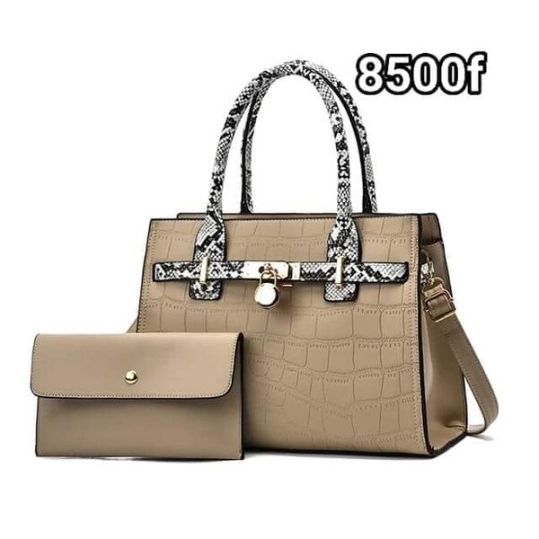 ensemble sac et portefeuille beige