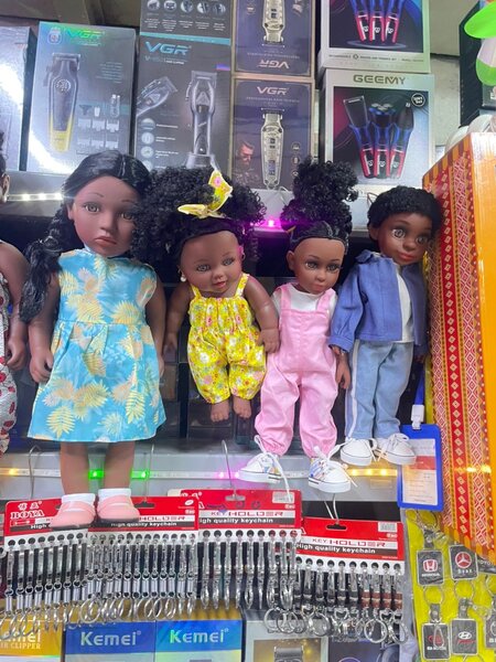 Poupées réalistes habillées