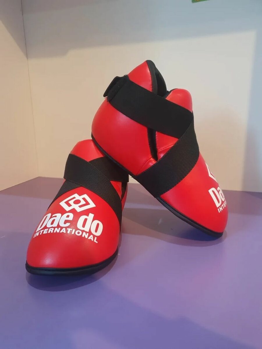 Продаю новые футы для тхэквонд