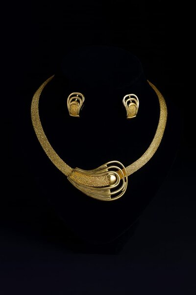 Parure élégante en or