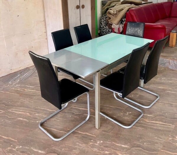 Table à manger moderne 6 chaises