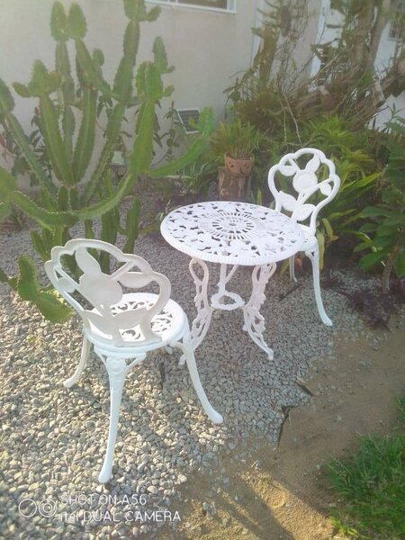Chaise de jardin en fer forgé