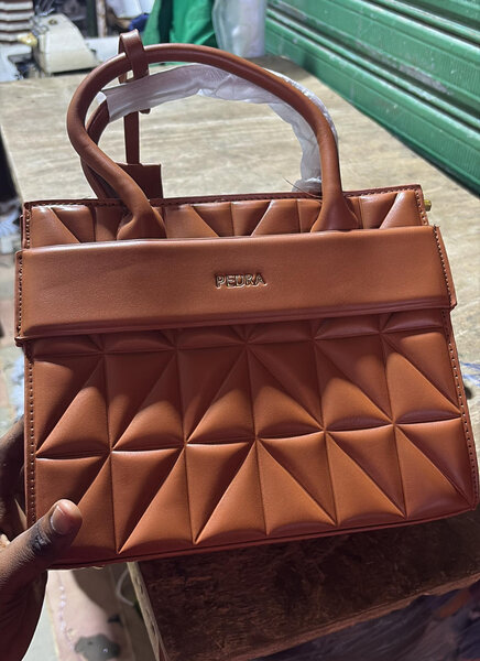 Sac à main en cuir Pedra