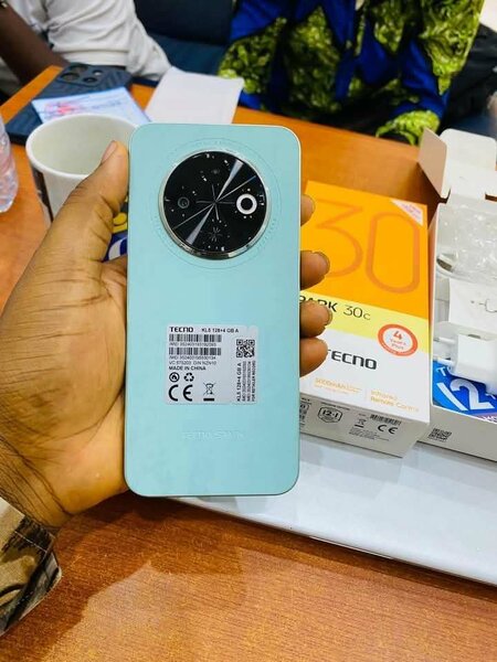 Smartphone Tecno Lumineux