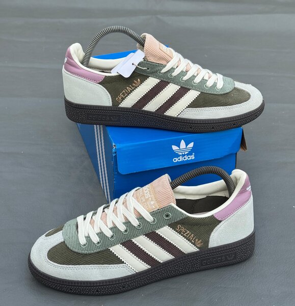 Adidas Spezial Sneakers
