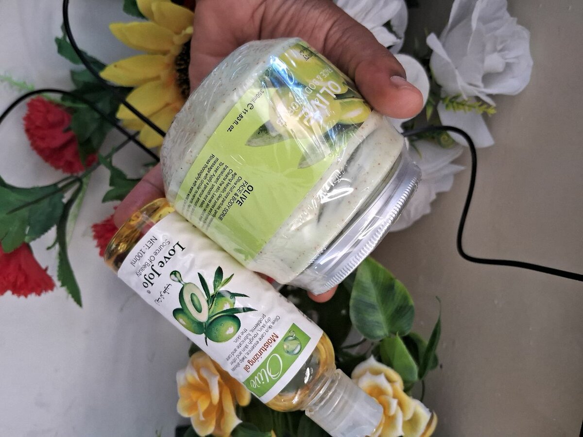 Olive scrub + olive oil