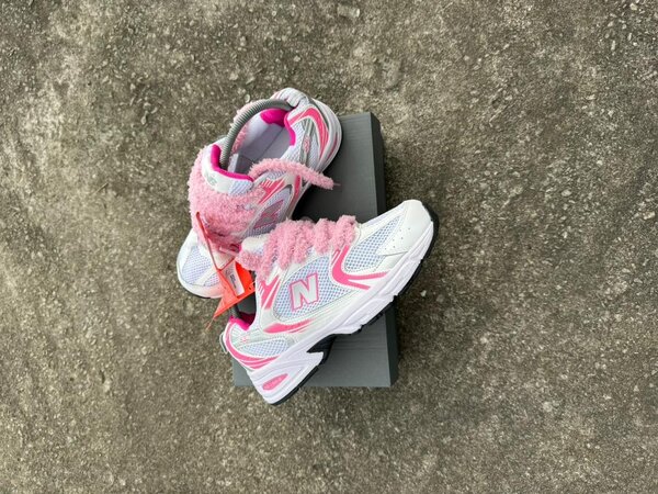 Baskets New Balance roses