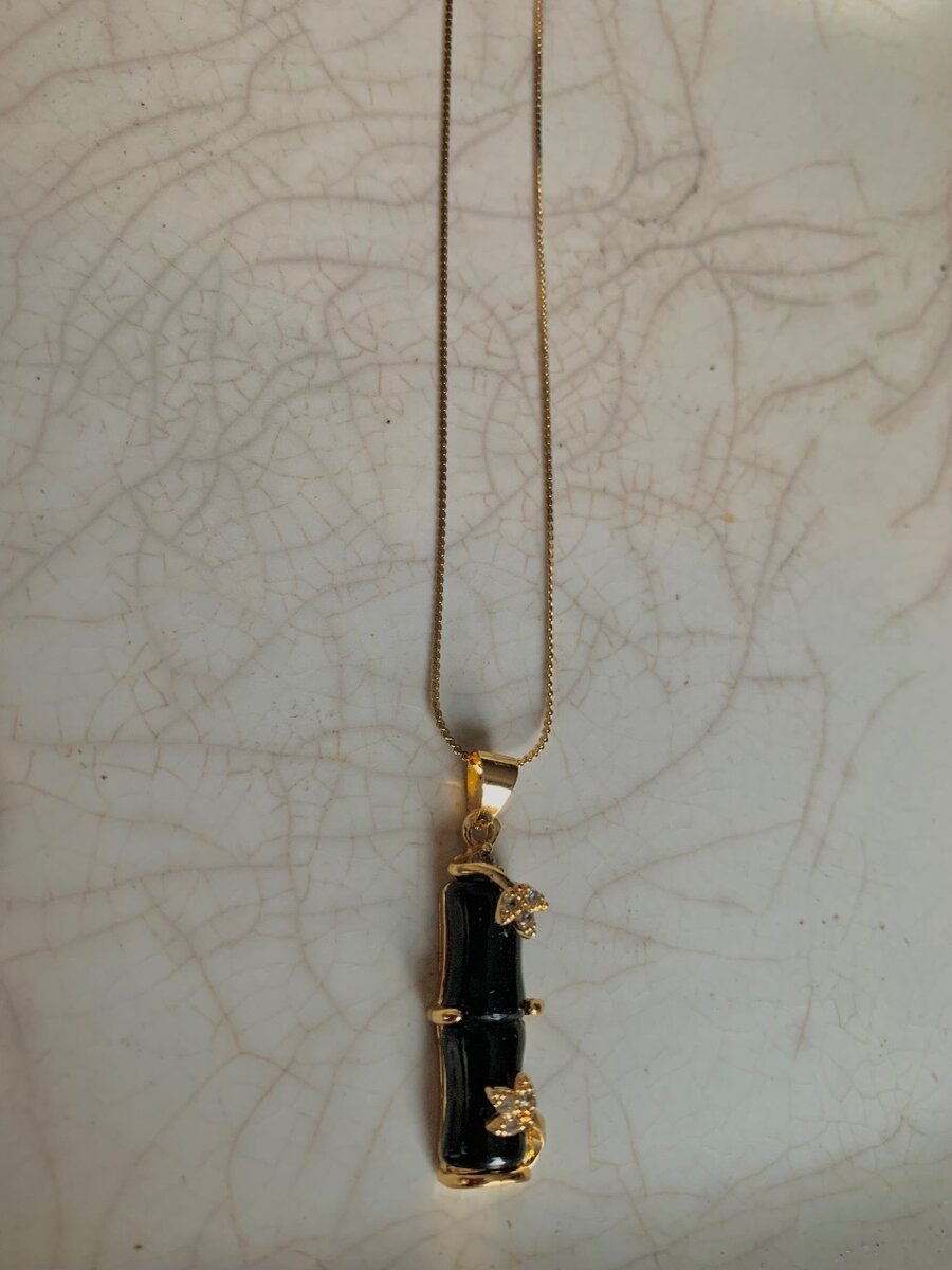 Aesthetic Black pendant necklace