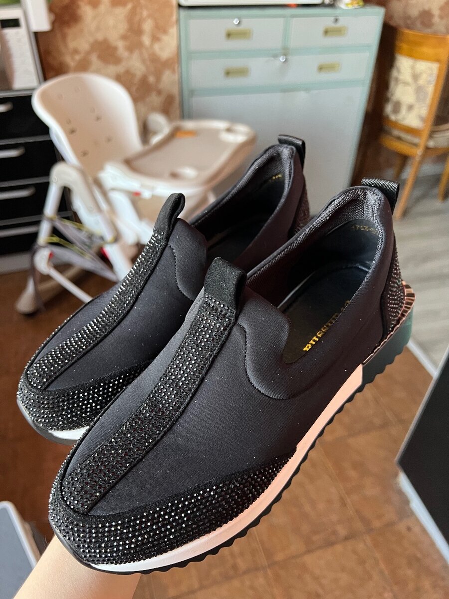 Обувь полу классика и спорт,торг уместен