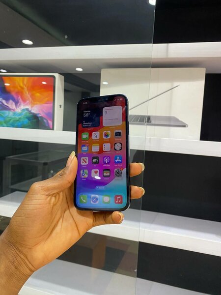 IPHONE 11 64GB UK Factory unlocked