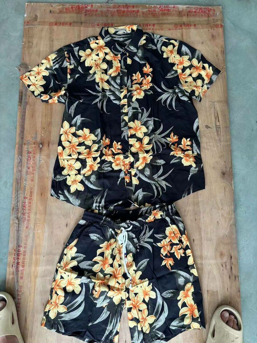 Culotte avec chemise hawaï