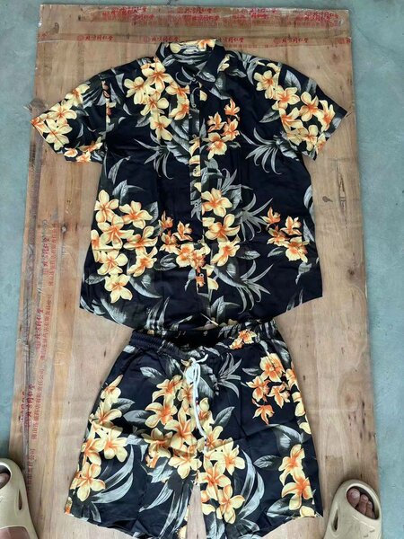 Culotte avec chemise hawaï